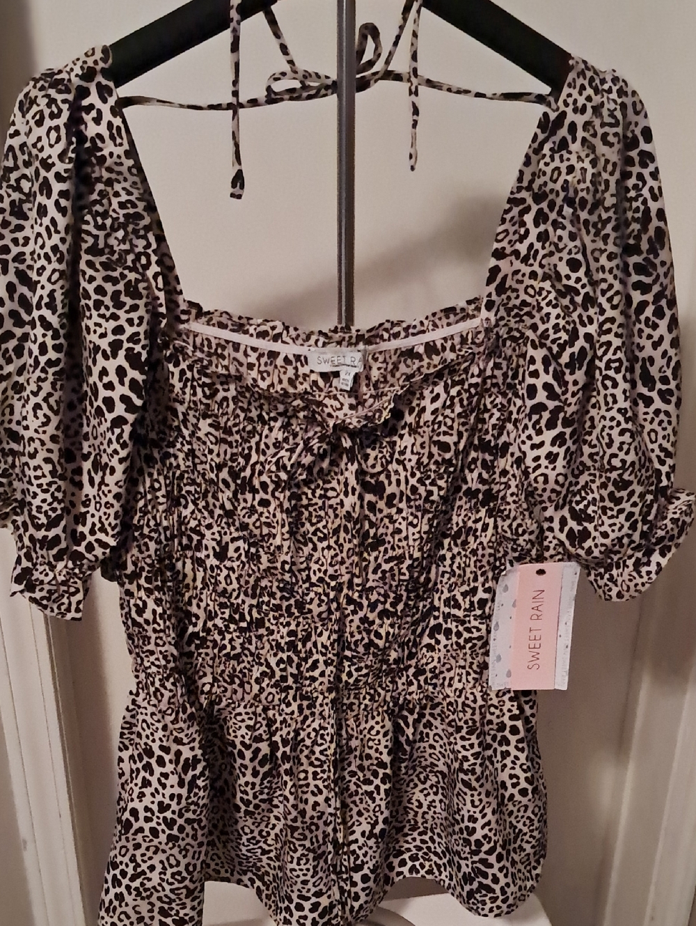 Sweet Rain Beige and Black Leopard Print Puff Sleeve Top